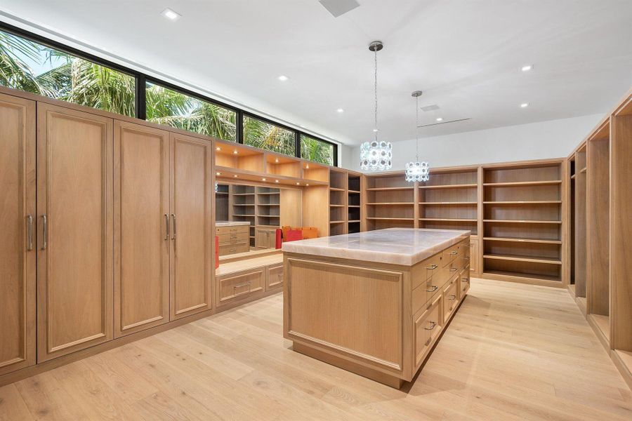 Furnished interior view inside a new home in , Manalapan (Image 14).