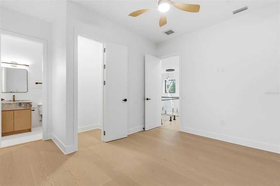 Spacious, unfurnished interior of a new home in , Safety Harbor (Image 19).