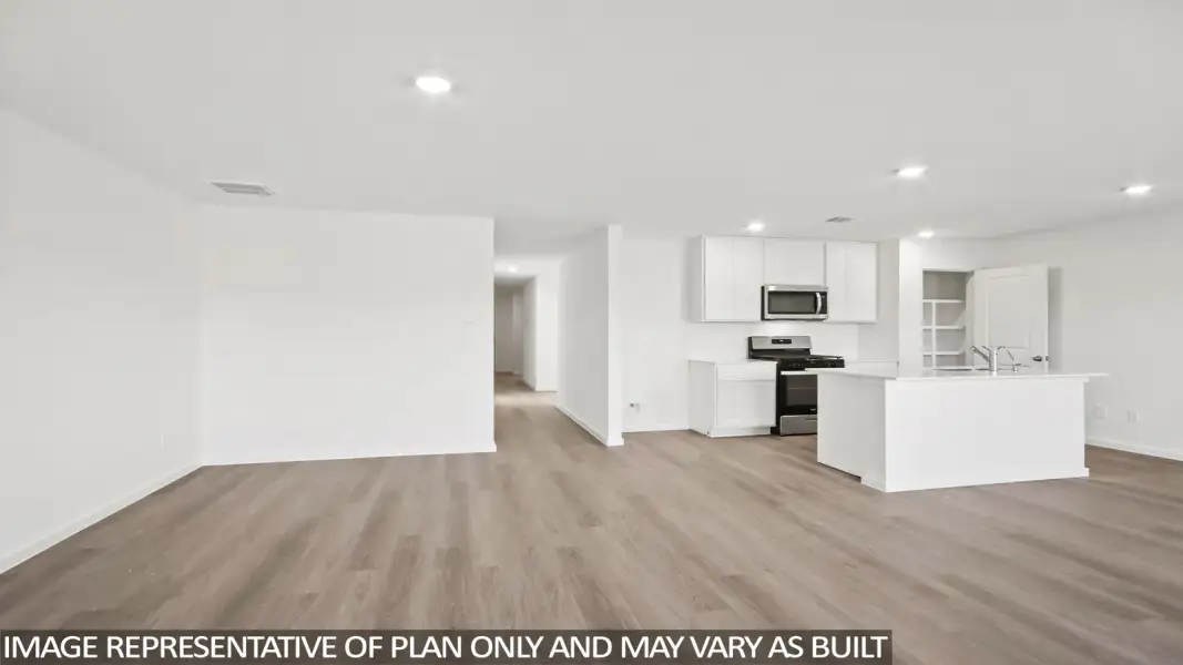 Spacious, unfurnished interior of a new home in Mill Creek, Magnolia (Image 9).