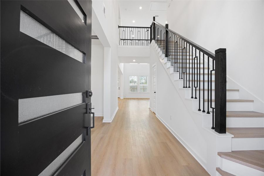 Spacious, unfurnished interior of a new home in Kendall Lakes, Alvin (Image 16).