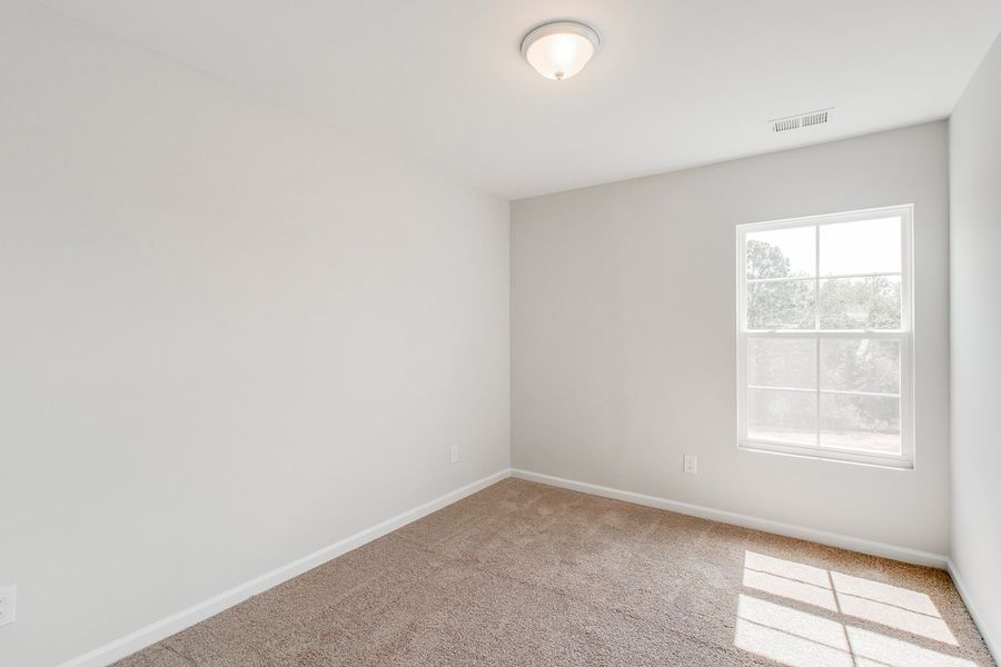 Spacious, unfurnished interior of a new home in Astoria, Columbia (Image 24).