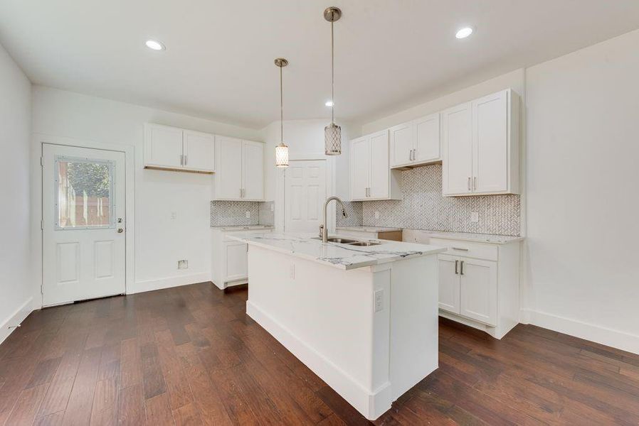 Furnished interior view inside a new home in , Dallas (Image 7).