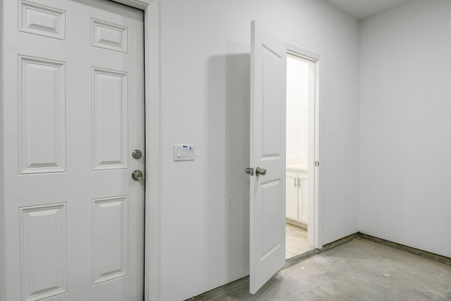 Spacious, unfurnished interior of a new home in , Galena Park (Image 45).