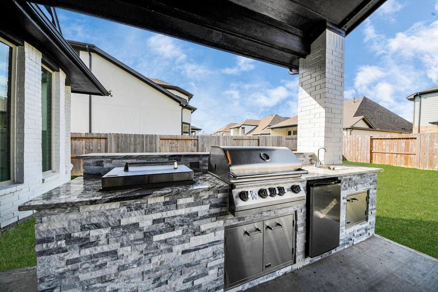 Exterior details and patio area of a home in Sienna 70', Missouri City (Image 3). Exterior details and patio area of a home in Sienna 70', Missouri City (Image 3).
