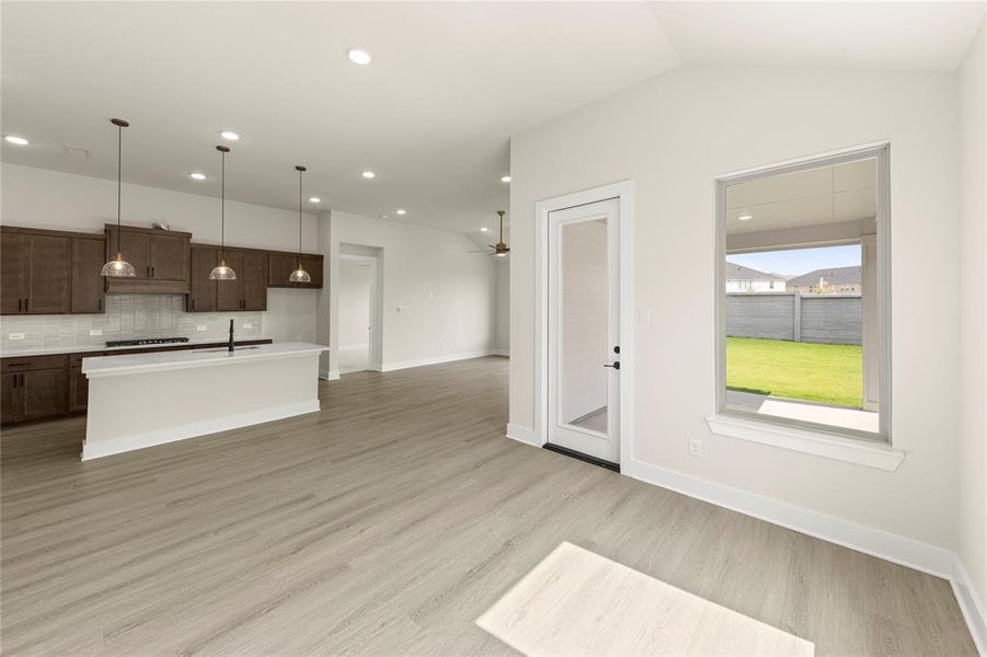 06. 2708 Andorra - Dining (2) 06. 2708 Andorra - Dining (2)