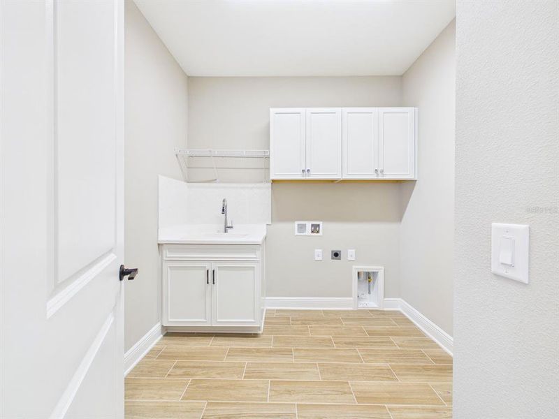 Spacious, unfurnished interior of a new home in , Sarasota (Image 63). Spacious, unfurnished interior of a new home in , Sarasota (Image 63).