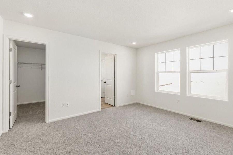 Spacious, unfurnished interior of a new home in Turnberry Villas, Commerce City (Image 9). Spacious, unfurnished interior of a new home in Turnberry Villas, Commerce City (Image 9).
