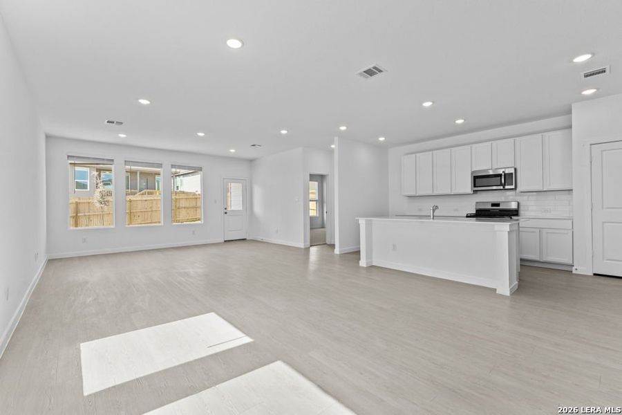 Spacious, unfurnished interior of a new home in Brookmill, San Antonio (Image 17). Spacious, unfurnished interior of a new home in Brookmill, San Antonio (Image 17).