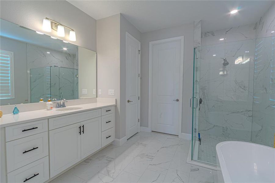 Furnished interior view inside a new home in Francisco Park, Oviedo (Image 30).