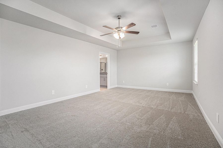 Spacious, unfurnished interior of a new home in Lago Mar, Texas City (Image 11). Spacious, unfurnished interior of a new home in Lago Mar, Texas City (Image 11).