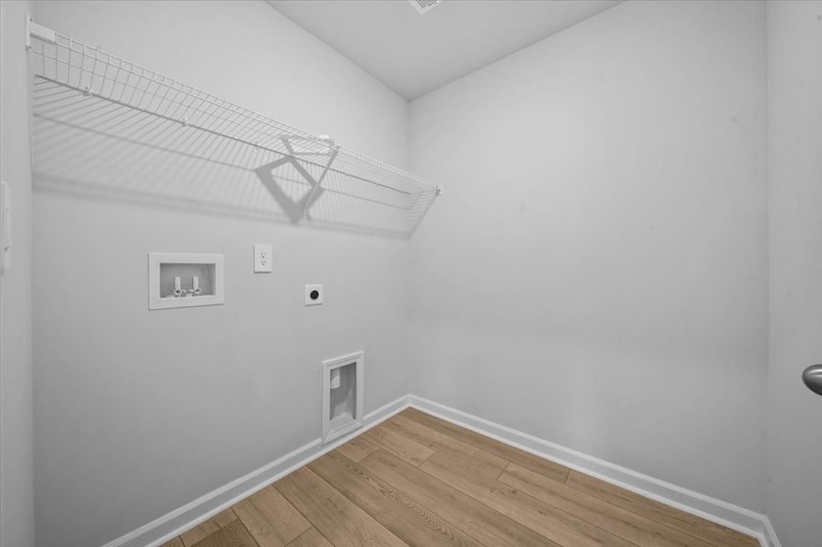 Spacious, unfurnished interior of a new home in Village at White Pine, Pendleton (Image 14).