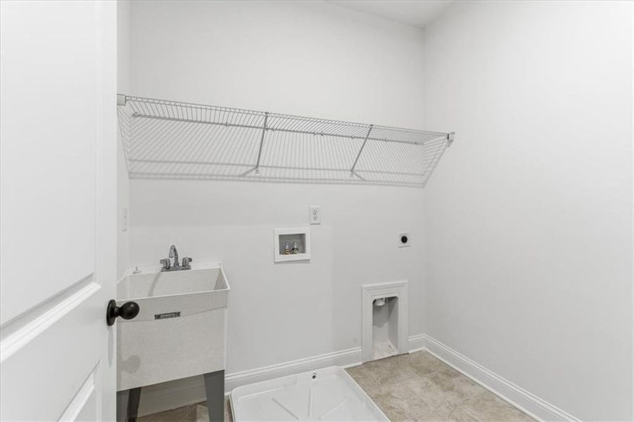 Spacious, unfurnished interior of a new home in The Estates at Hurricane Pointe, Douglasville (Image 31). Spacious, unfurnished interior of a new home in The Estates at Hurricane Pointe, Douglasville (Image 31).