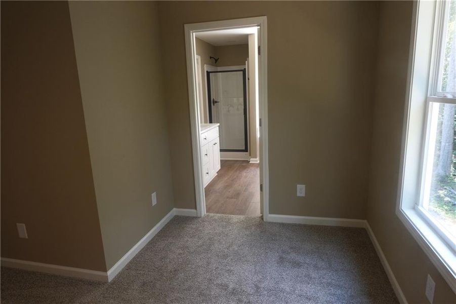 Spacious, unfurnished interior of a new home in , Gainesville (Image 15).