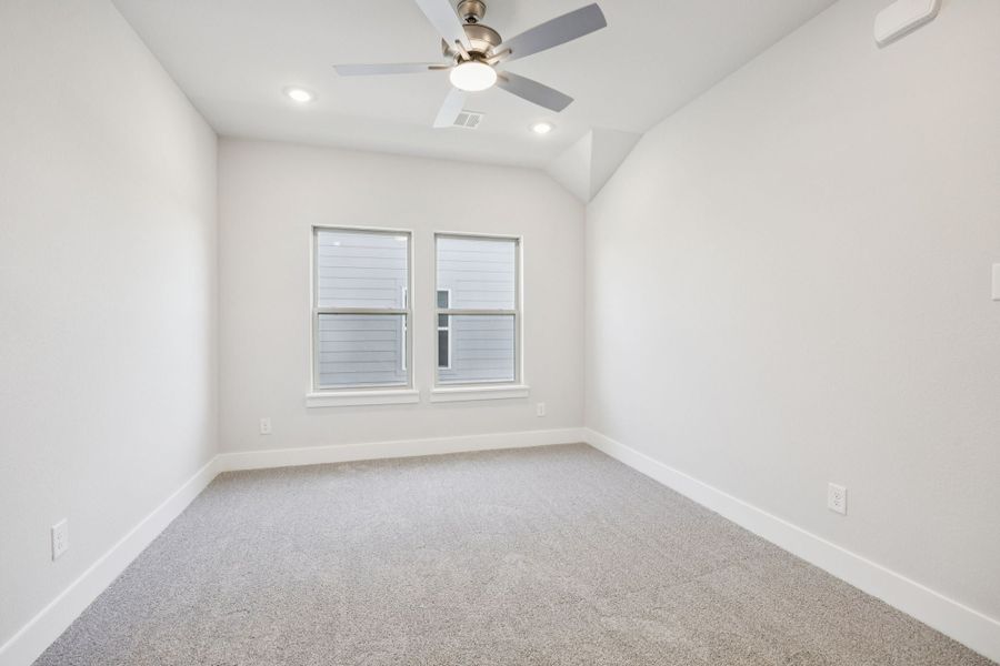 Spacious, unfurnished interior of a new home in Dove Hollow, Waxahachie (Image 20). Spacious, unfurnished interior of a new home in Dove Hollow, Waxahachie (Image 20).