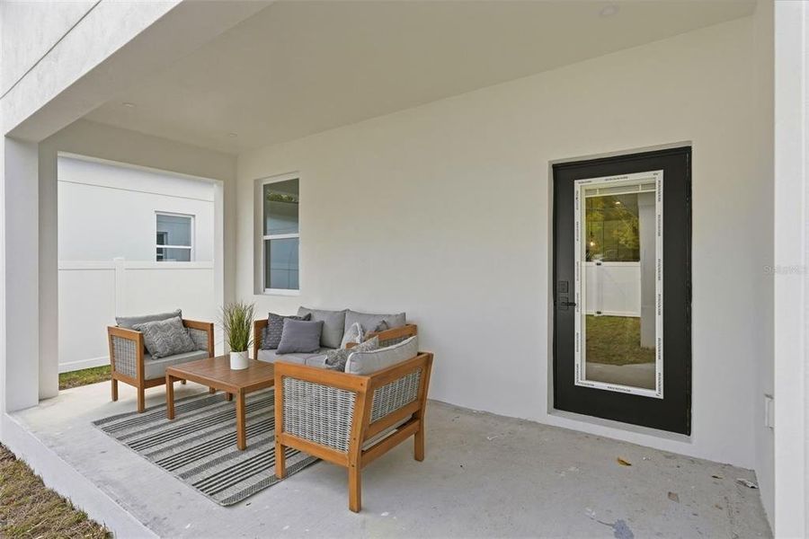 Exterior details and patio area of a home in , St. Petersburg (Image 3).