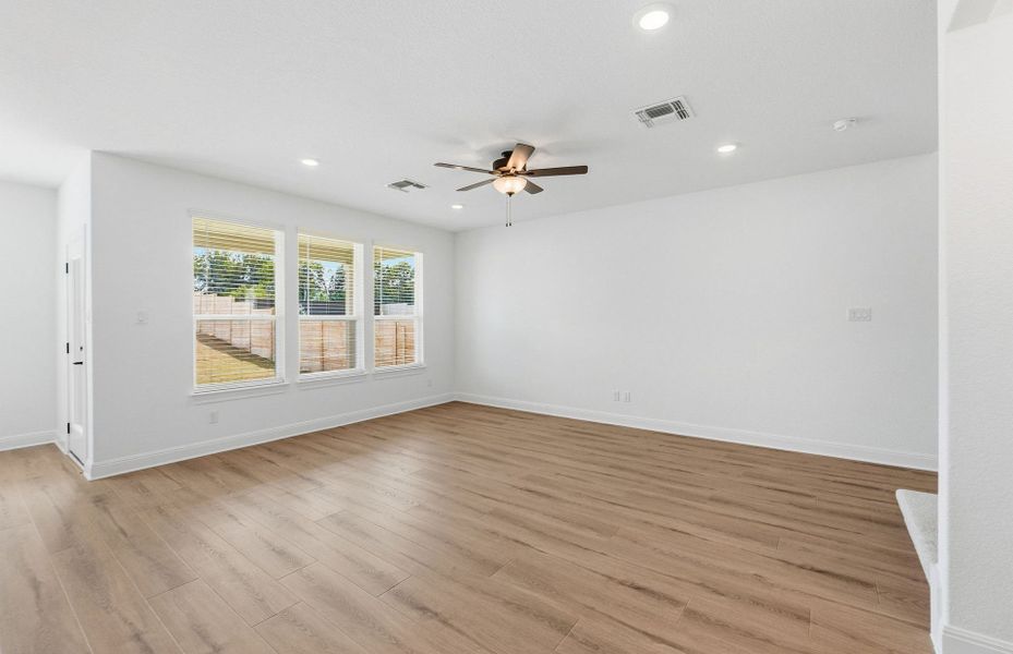 Spacious, unfurnished interior of a new home in Horizon Lake, Leander (Image 42). Spacious, unfurnished interior of a new home in Horizon Lake, Leander (Image 42).