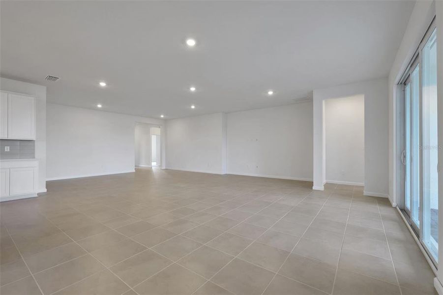 Spacious, unfurnished interior of a new home in Brystol North at Wylder, Port St. Lucie (Image 22).