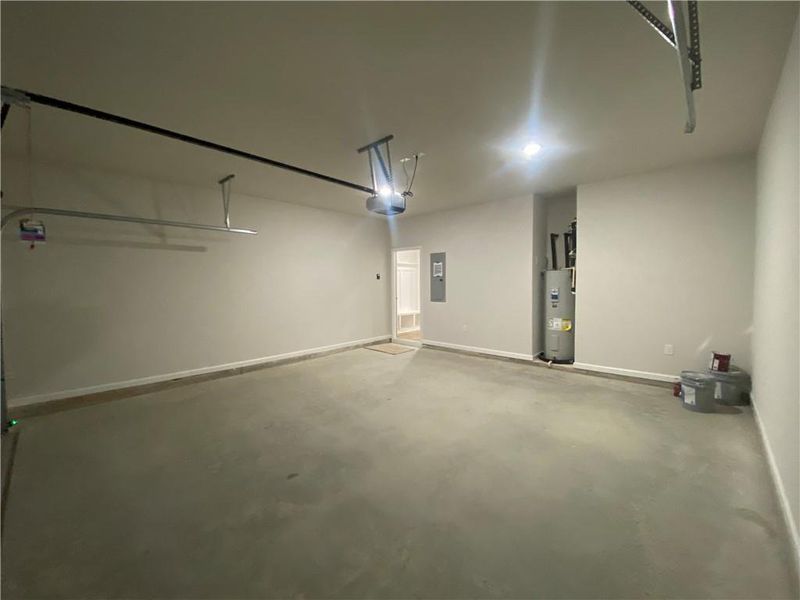 Spacious, unfurnished interior of a new home in , Jefferson (Image 22).