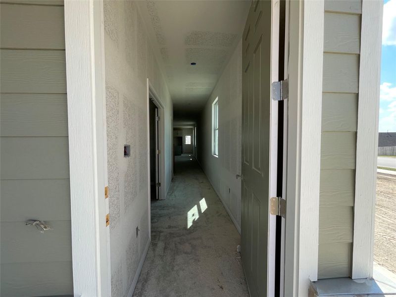 Spacious, unfurnished interior of a new home in Covered Bridge, Hutto (Image 12).