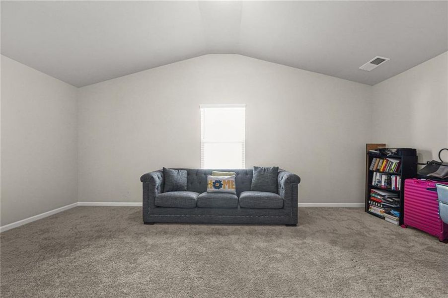 Image 38 of a home in Berkeley Lakes.