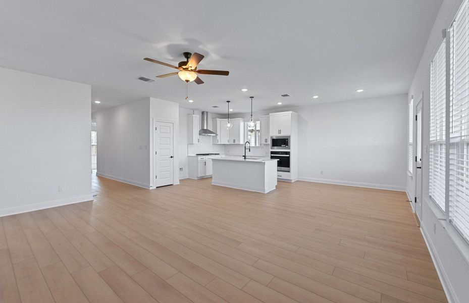 Spacious, unfurnished interior of a new home in Lagos, Manor (Image 15).