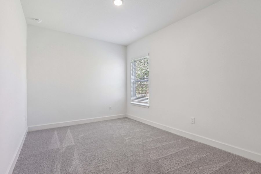 Spacious, unfurnished interior of a new home in Spring Hill, Spring Hill (Image 46).