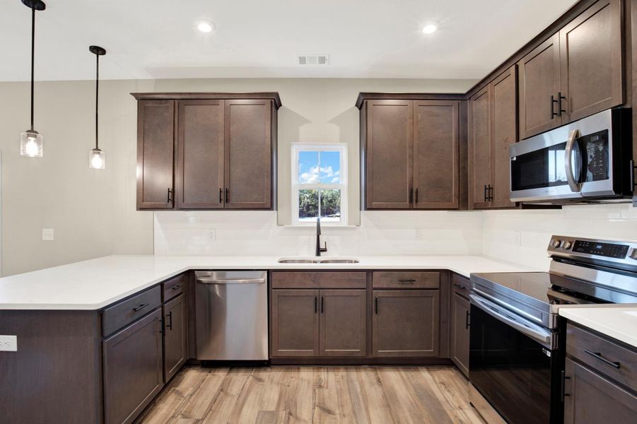 245 Haisley Run New Haven Townhome B Kitchen Sink & Cabinetry – Guyton GA