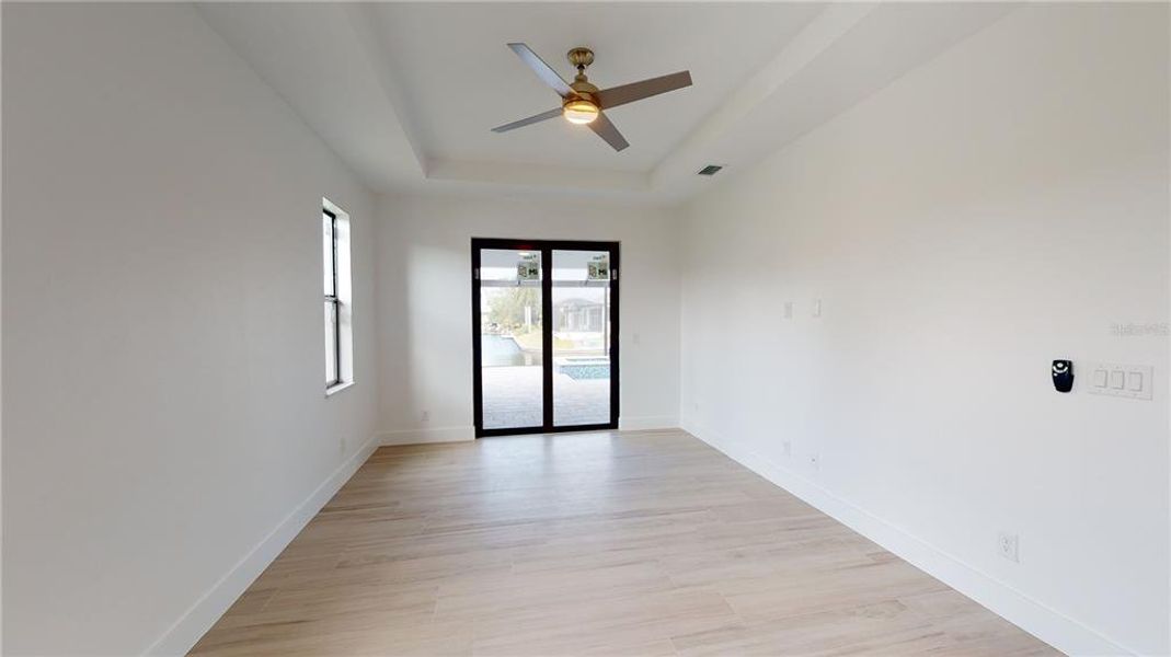 Spacious, unfurnished interior of a new home in , Port Charlotte (Image 27).