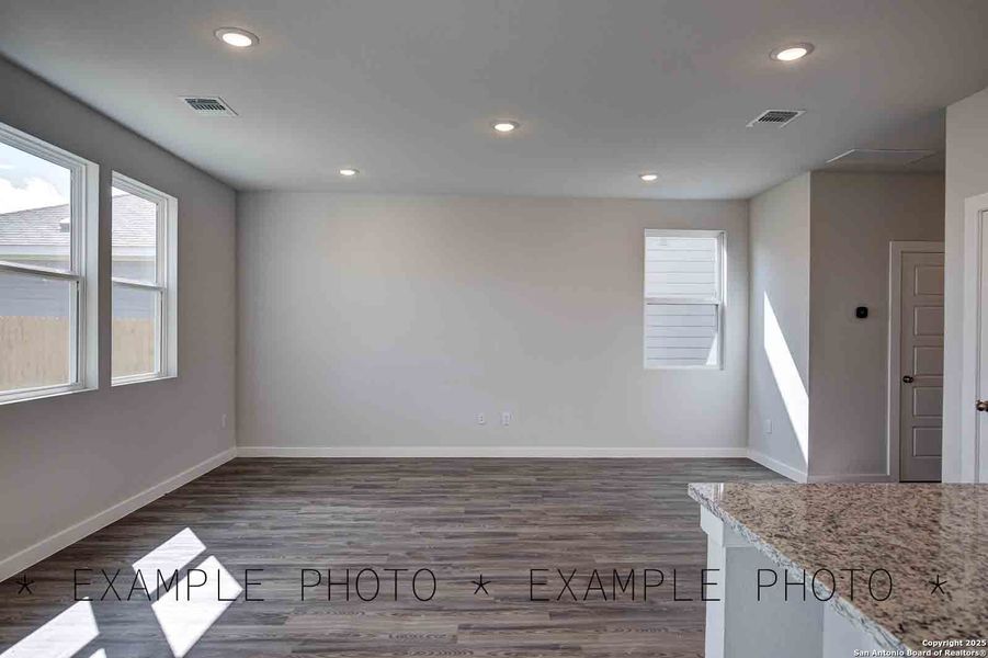 Spacious, unfurnished interior of a new home in Mesa Vista, San Antonio (Image 19).