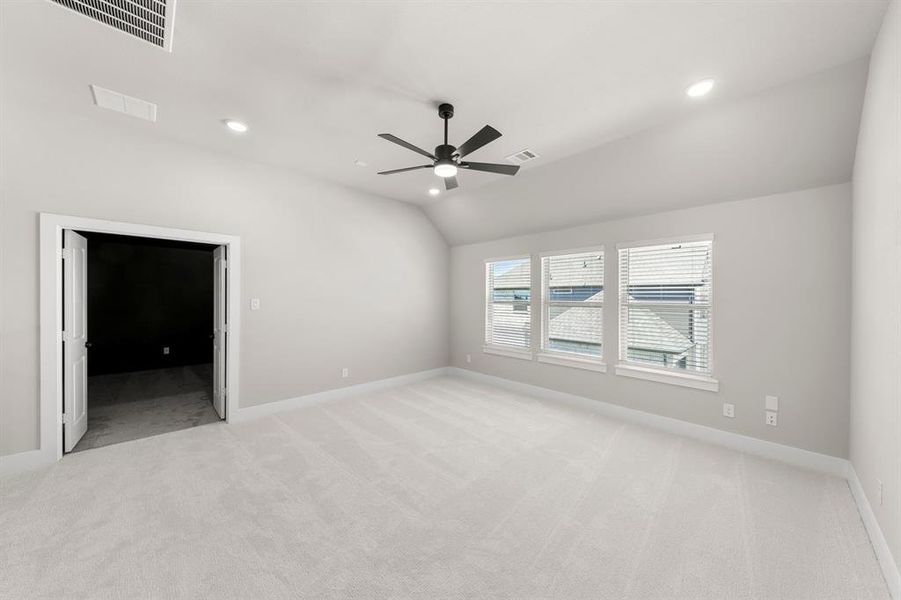 Spacious, unfurnished interior of a new home in Cambridge Estates - Harwood, Prosper (Image 22).