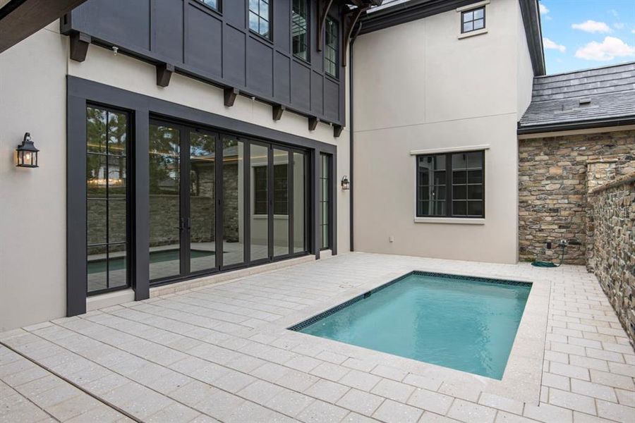 Exterior details and patio area of a home in , Orlando (Image 3).