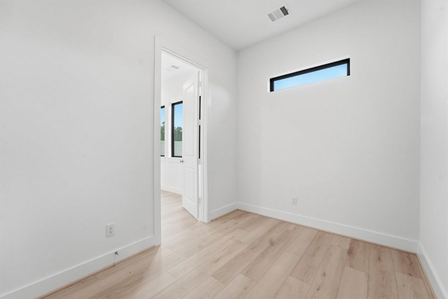 Spacious, unfurnished interior of a new home in Two Step Farm, Montgomery (Image 15). Spacious, unfurnished interior of a new home in Two Step Farm, Montgomery (Image 15).