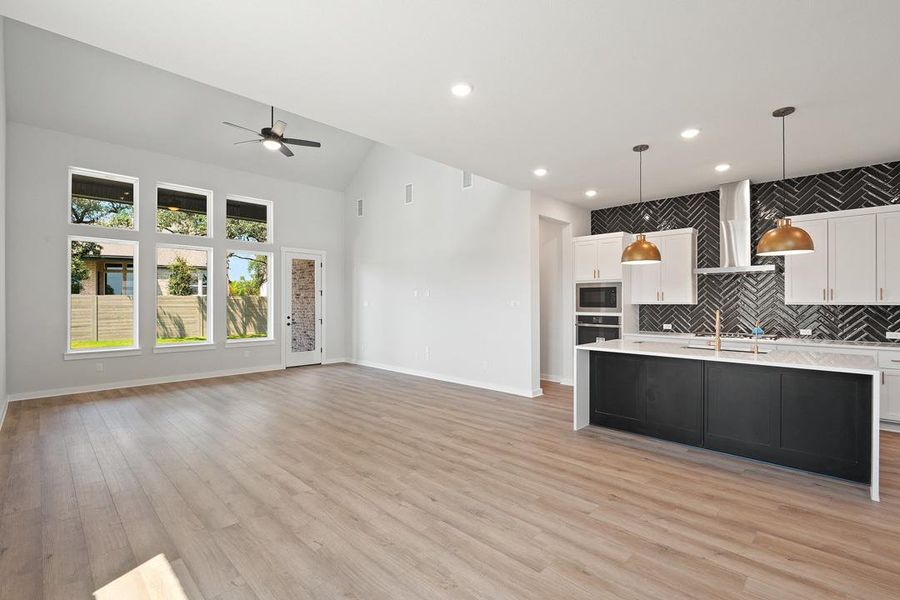 Spacious, unfurnished interior of a new home in Wolf Ranch, Georgetown (Image 19).