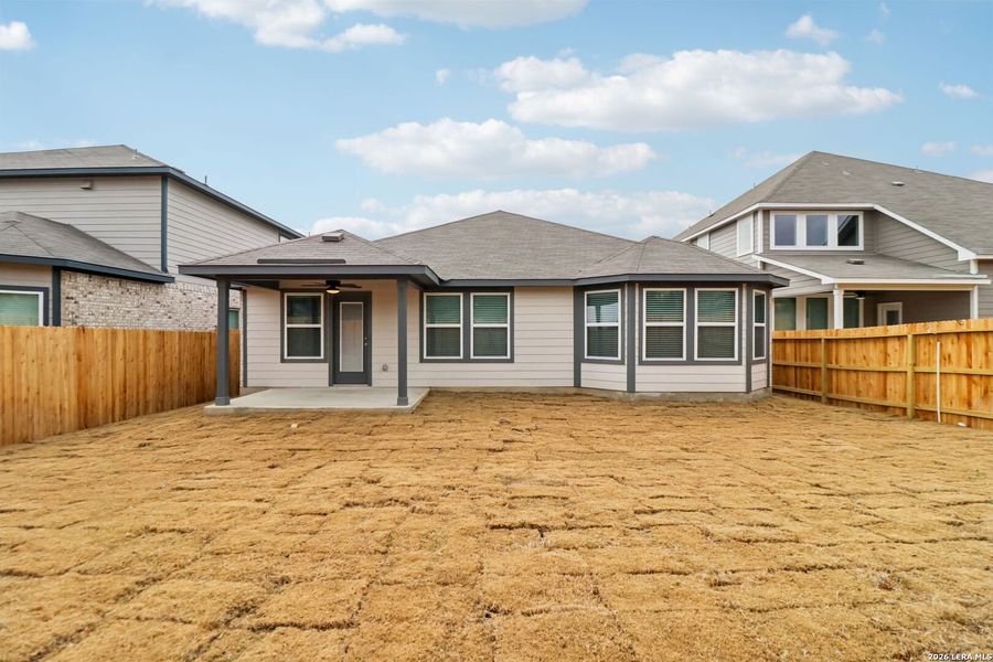Exterior details and patio area of a home in Sagebrooke - Classic Series, San Antonio (Image 4).
