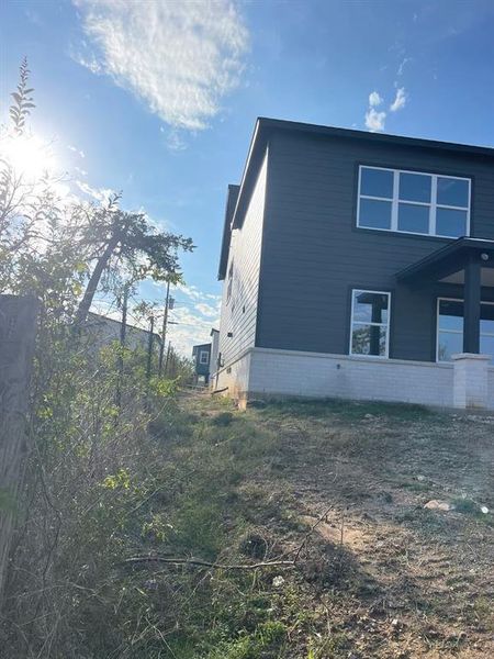 Exterior details and patio area of a home in , Dallas (Image 3).