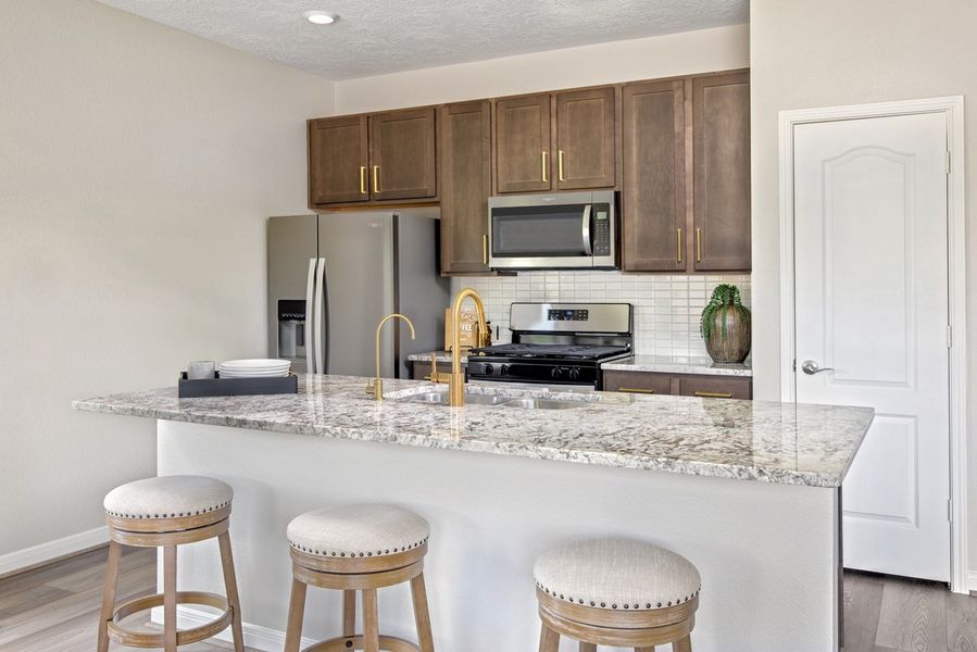 Representative furnished interior of a home built from the Plan 1675 by KB Home in Sagecrest Preserve, Conroe (Image 6).