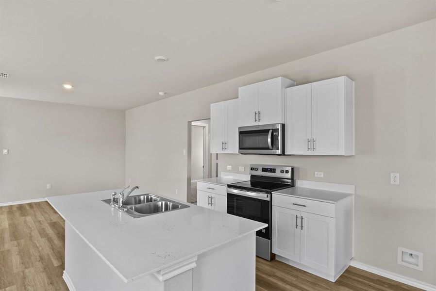 Furnished interior view inside a new home in Meadowbrook Estates, Cleburne (Image 10).