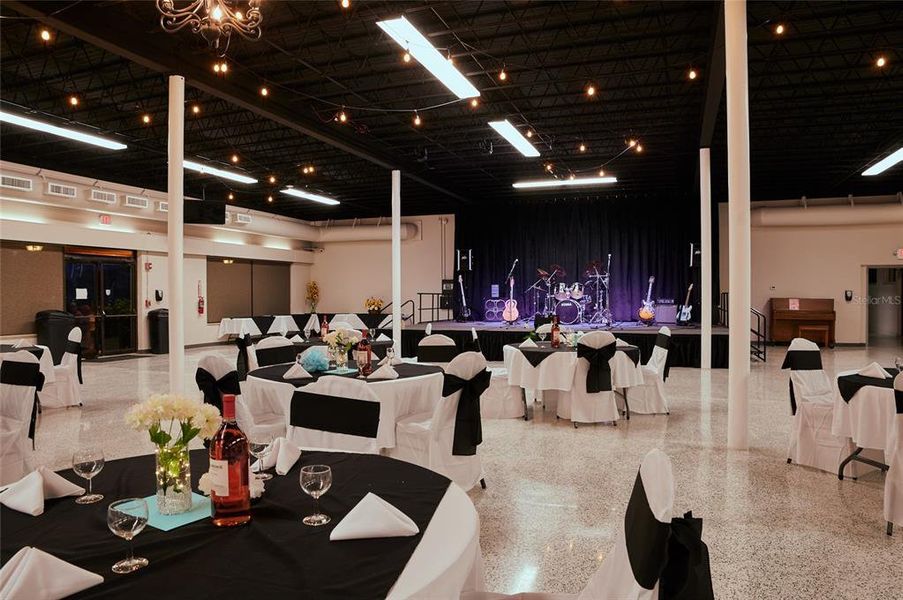 Community amenities in , Indian Lake Estates (Image 28).