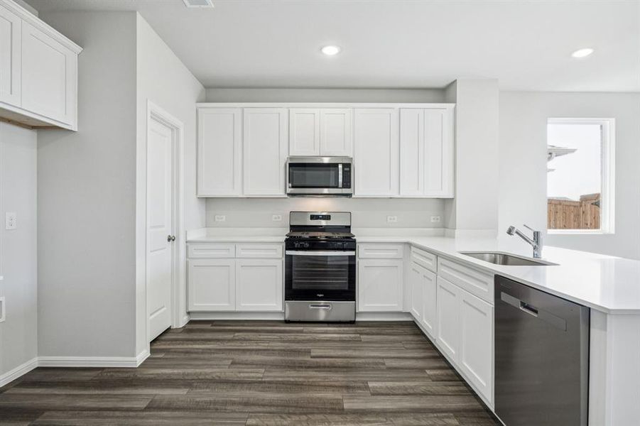 Furnished interior view inside a new home in Santorini, Seagoville (Image 4).