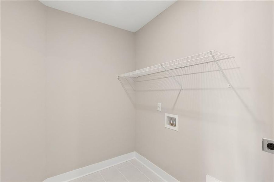 Spacious, unfurnished interior of a new home in Old Mill Preserve, Dallas (Image 17).