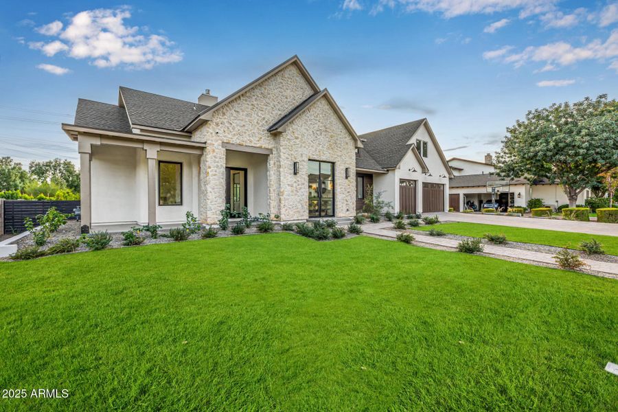 10 - Del Paisano Calle 10 - Del Paisano Calle