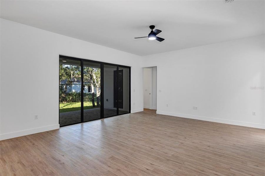 Spacious, unfurnished interior of a new home in , Port Charlotte (Image 39).