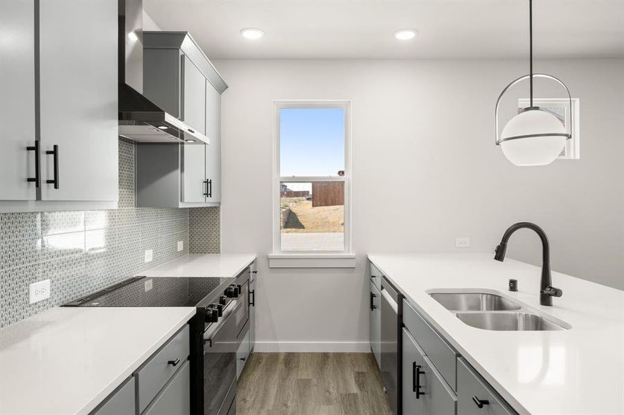 4602 White Buffalo_ 2223_Elm- Kitchen-3