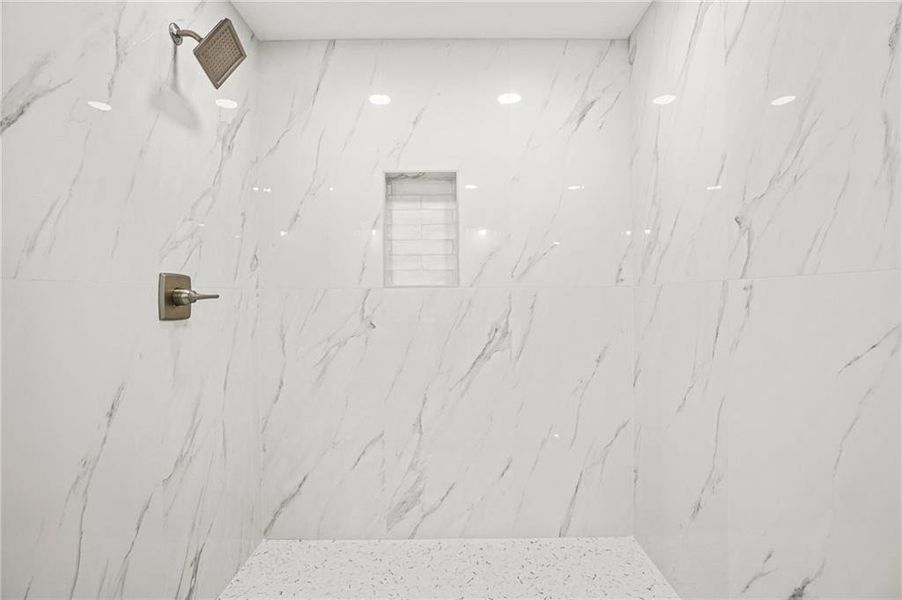 Image 33 of a home in .