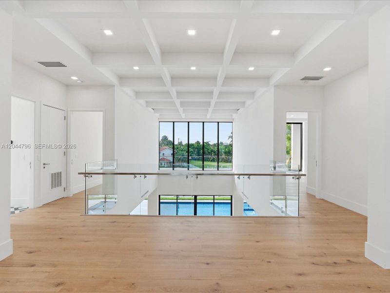 Spacious, unfurnished interior of a new home in , Pompano Beach (Image 43).