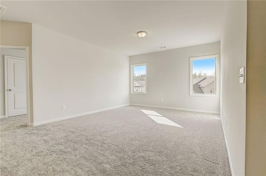 Spacious, unfurnished interior of a new home in Summerlin, Winder (Image 48).