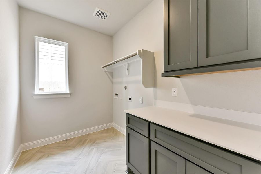 Furnished interior view inside a new home in Evergreen 50', Conroe (Image 13). Furnished interior view inside a new home in Evergreen 50', Conroe (Image 13).