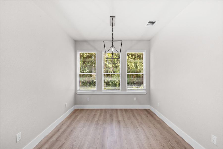 Spacious, unfurnished interior of a new home in , Brenham (Image 20).