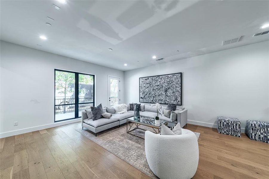 Furnished interior view inside a new home in , Dallas (Image 24). Furnished interior view inside a new home in , Dallas (Image 24).