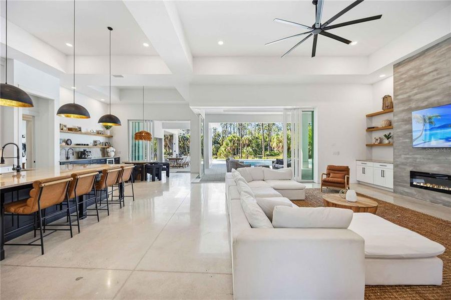 Community amenities in , Port Charlotte (Image 72).